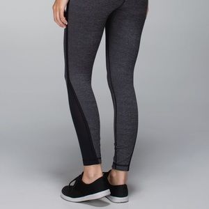 Lululemon Run: Pace Tight
Wee Stripe